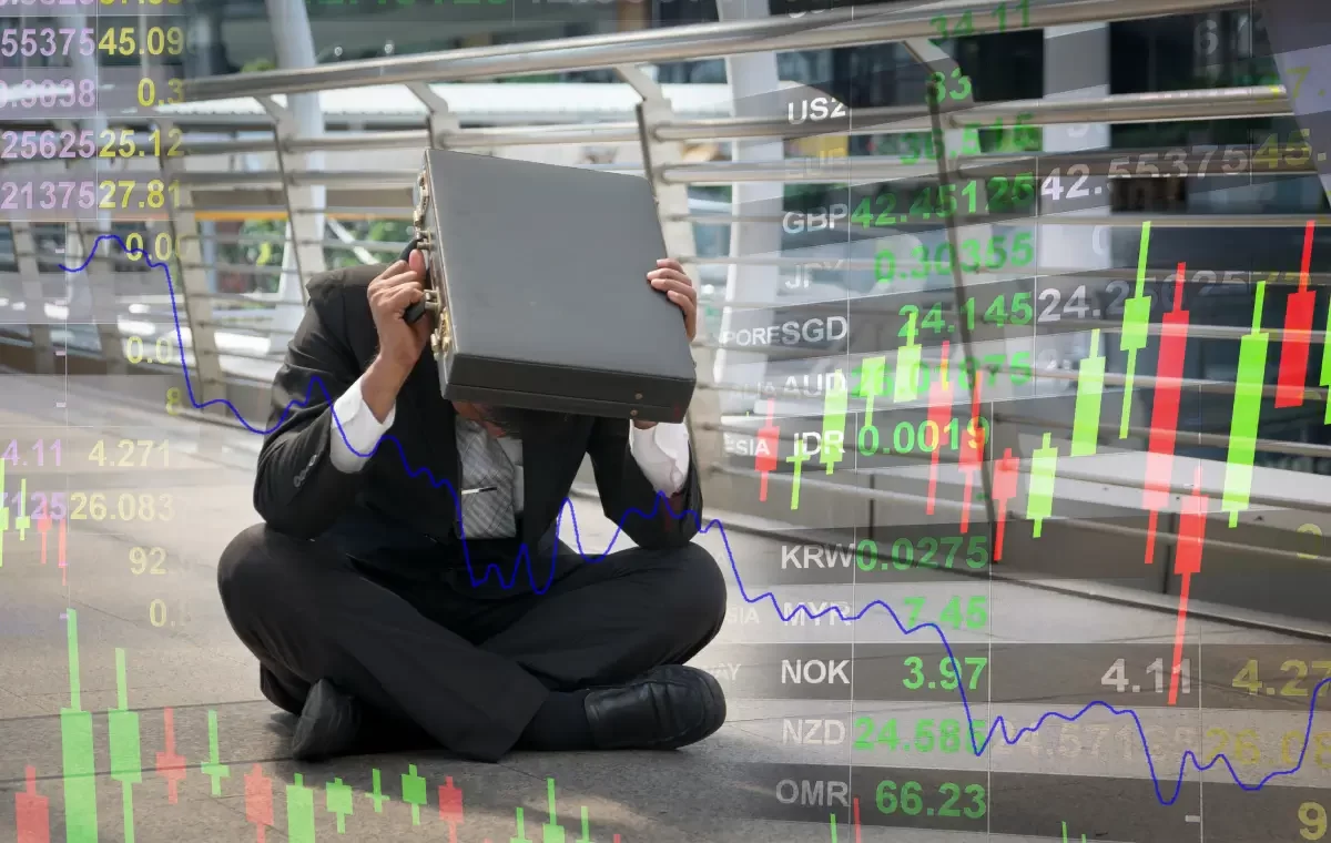 businessman-is-disappointed-from-losing-in-stock-exchange